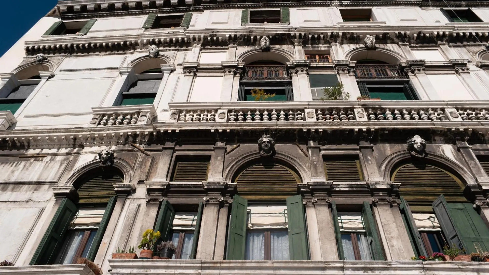 Rousseau'S Apartment Venedig