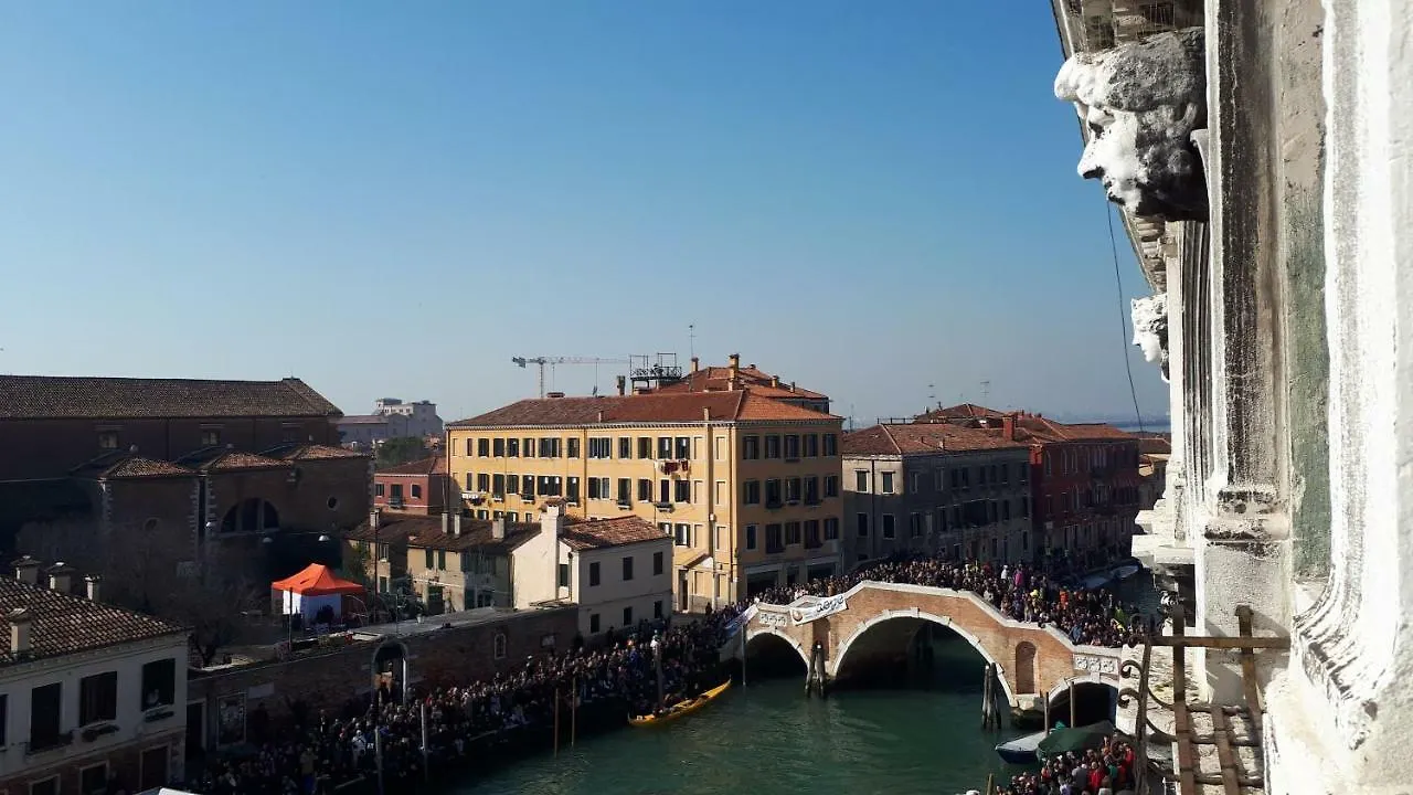 Rousseau'S Apartment Venezia 0*,